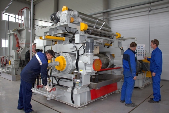 satın al Kauçuk Bileşik İçin Otomatik Kauçuk Açık Karıştırma Değirmeni 15kw İki Rulo Değirmeni online manufacture