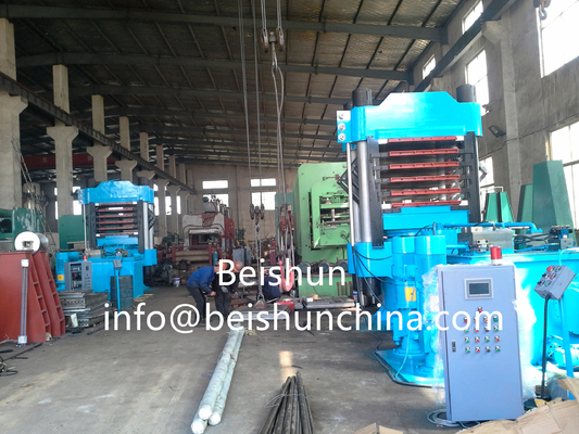 satın al 1200 x 1100 sıcak plaka büyüklüğü ile vulkanizasyon için EVA Mat Sıcak Presleme Makinesi online manufacture