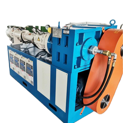 satın al DC132 Kauçuk Ekstrüder Makinesi 0-60r/min vida hızı 300mm Ön vida çapı online manufacture