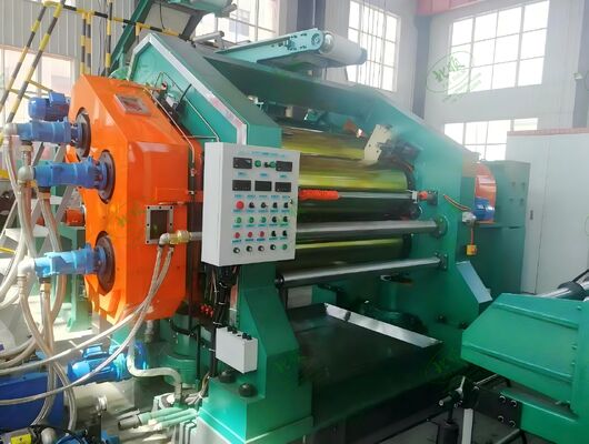 İyi fiyat PLC kullanan Tam Otomatik, Hassas Kontrol Edilen Dört Rulo Kalenderleme Lini, Kauçuk Taşıyıcı Kemerleri ve Kauçuk Yaprak Ön Yapımı için Kullanılır. çevrimiçi