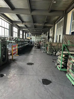 İyi fiyat Düşük maliyetli motosiklet lastiği üretim makinesi üretim işlemi hattı ve gerekli makineler çevrimiçi