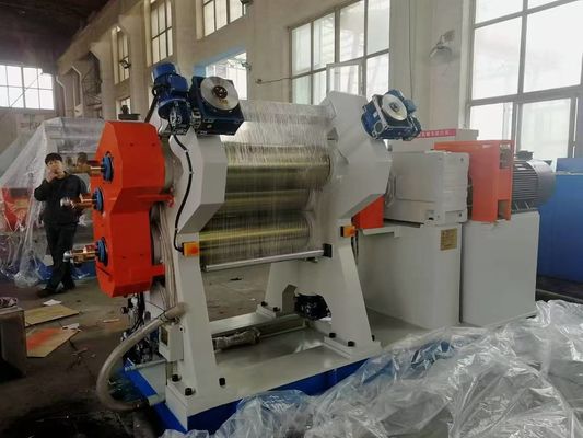 İyi fiyat Kesinlikle Kauçuk Film Kalender Makinesi İki Rulo Tasarımı Yüksek Üretim Hızı çevrimiçi