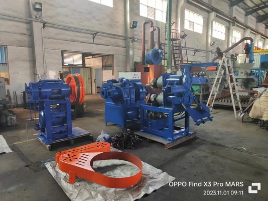 İyi fiyat Yarım Otomatik Lastik Halkası Lastik Çizgi Lastik Blok Kesme Makinesi Üç Entegre çevrimiçi