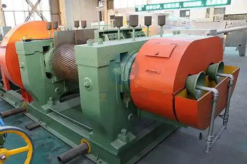 İyi fiyat 110kw Lastik Çöpeçesi Atık Lastik Geri Dönüştürme Üretimi PLC Kontrolüyle Lastik Tozu çevrimiçi