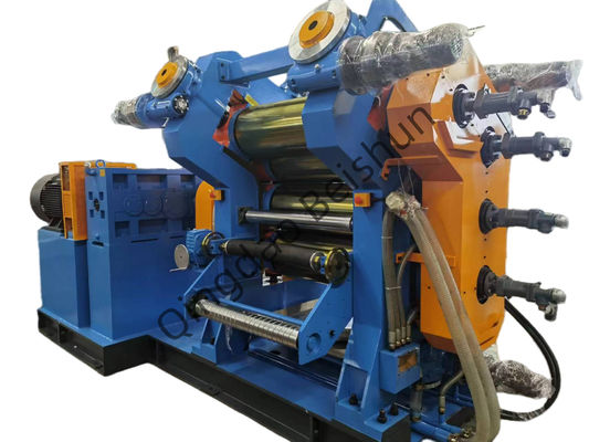 Kalite Kamuk malzemesinin kalınlığının kesin kontrolü ve istikrarlı soğutma sistemi ile 4 silindirli PLC kauçuk kalender fabrika