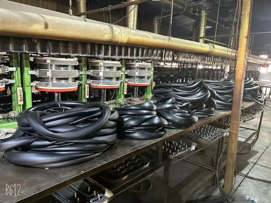 Butyl Kauçuk ve Doğal Kauçuk İç Tüp Düzeltme Makinesi Motosiklet İç Tüp Üretim Hatı için